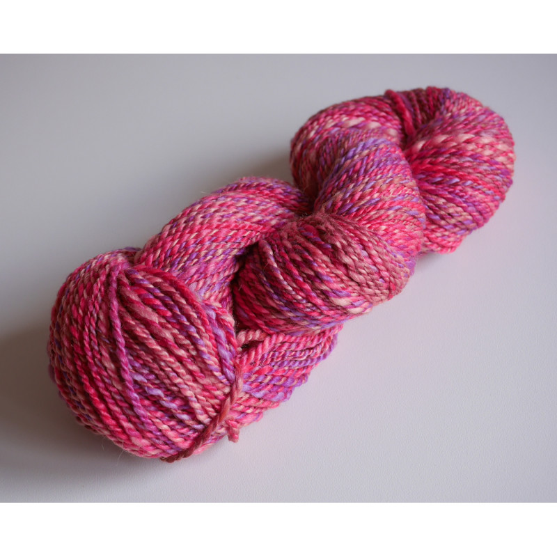 écheveau de laine mérinos alpaga et soie teint et filé à la main