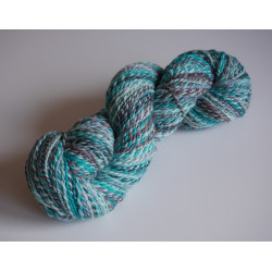 écheveau de laine mérinos alpaga et soie teint et filé à la main