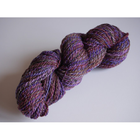 écheveau de laine mérinos et soie teint et filé à la main