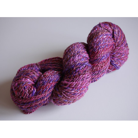 écheveau de laine mérinos et soie teint et filé à la main