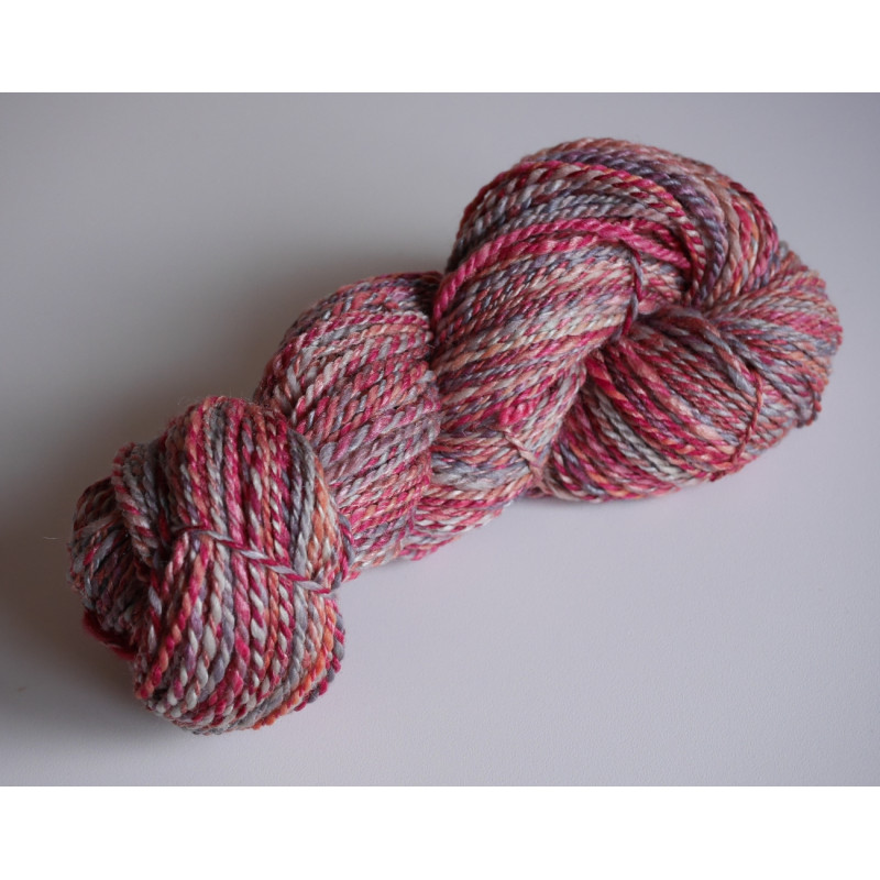écheveau de laine mérinos et soie teint et filé à la main