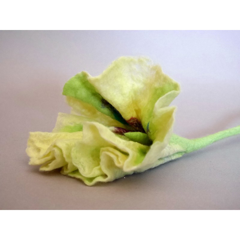 Fleur en laine feutrée à la main, tige articulable